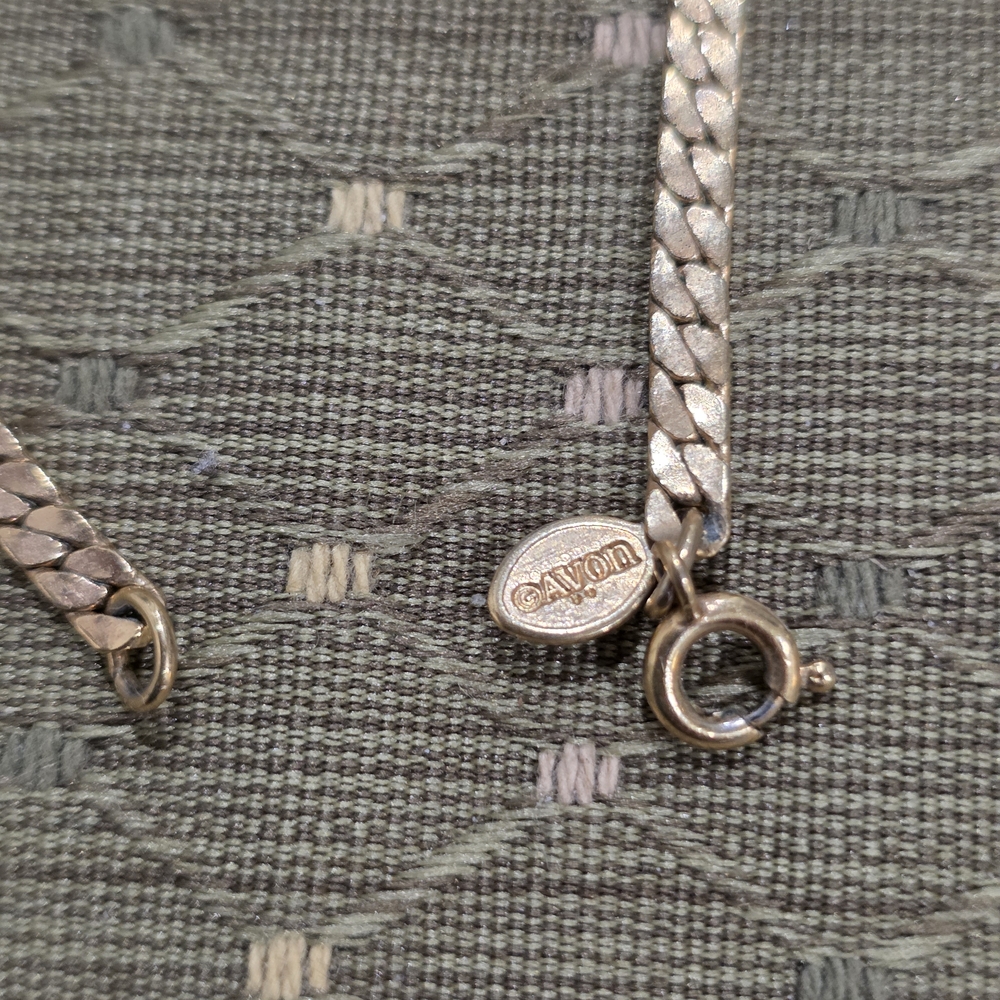 Vintage Avon Signed Gold Choker Necklace - Picture 6 of 6
